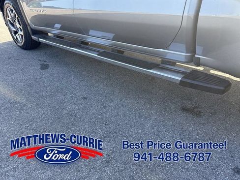 Used 2024 GMC Sierra 1500 SLT w/ SLT Premium Plus Package AWD/4WD image 16