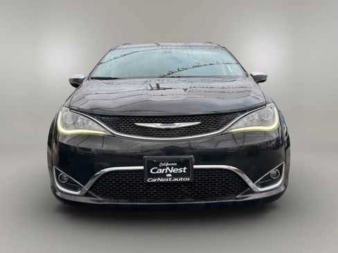 Used 2020 Chrysler Pacifica Limited FWD image 3