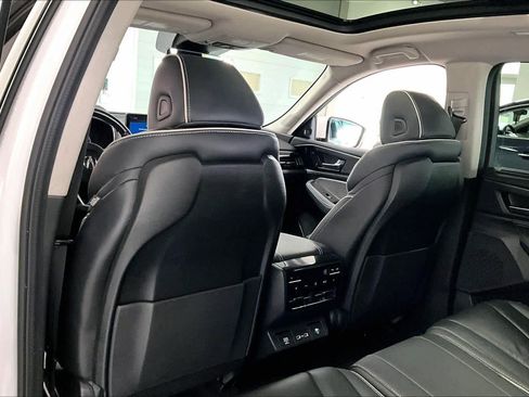 Used 2022 Acura MDX SH-AWD w/ Advance Package image 9