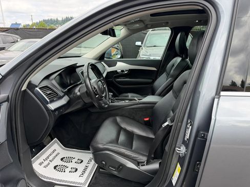 Used 2017 Volvo XC90 T6 Momentum AWD/4WD image 8