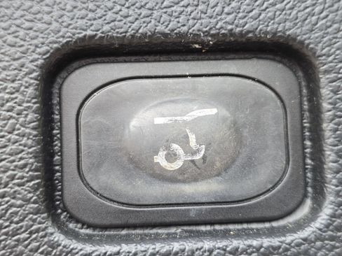 Used 2016 Ford Explorer XLT w/ Equipment Group 201A AWD/4WD image 19