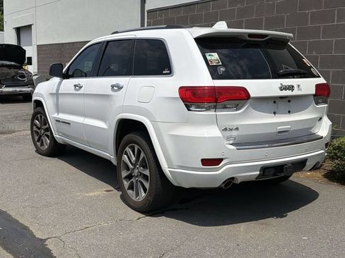 Used 2017 Jeep Grand Cherokee Overland AWD/4WD image 12