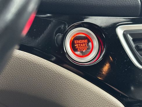 Used 2017 Honda Pilot Touring image 26