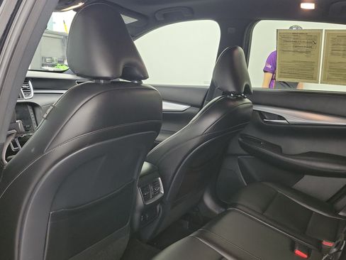 Used 2021 INFINITI QX50 Luxe w/ Appearance Package FWD image 10