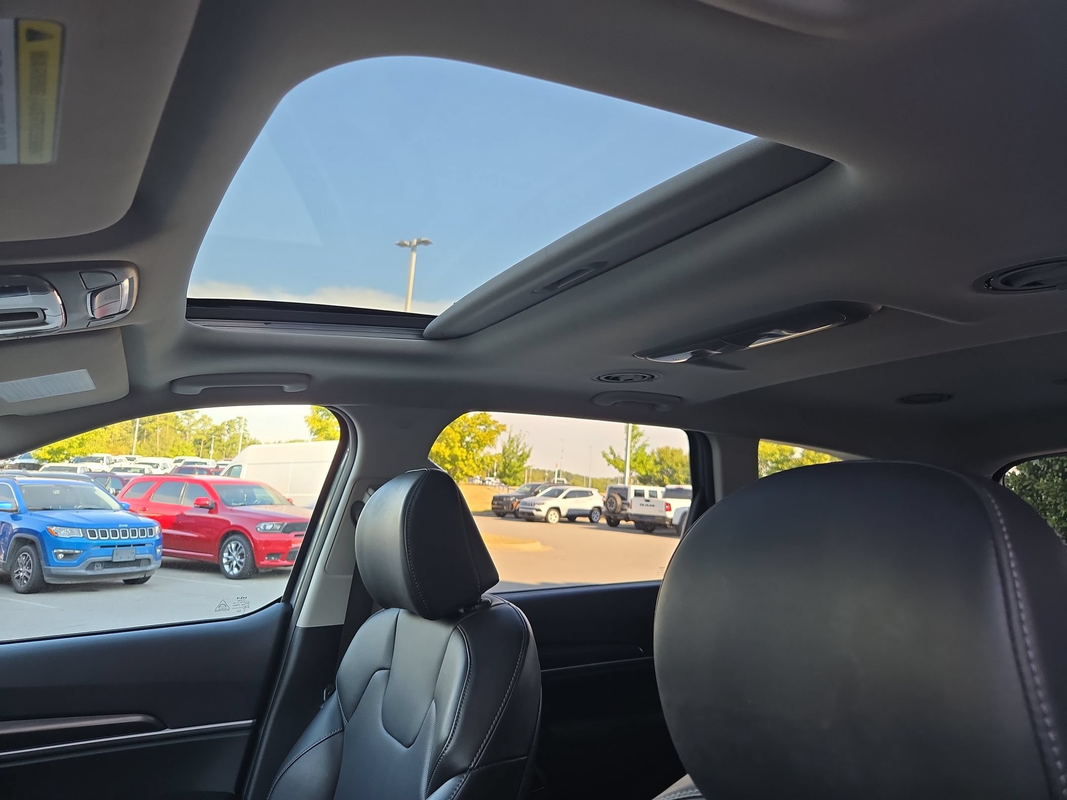 Used 2025 Kia Telluride S FWD image 25
