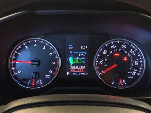 Used 2019 Toyota RAV4 LE image 23