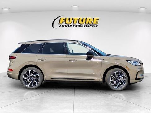 New 2025 Lincoln Corsair Grand Touring w/ Equipment Group 301A AWD/4WD image 17