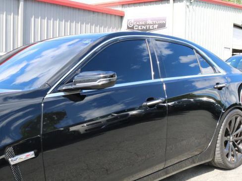 Used 2018 Cadillac CTS V w/ Luxury Package RWD image 4