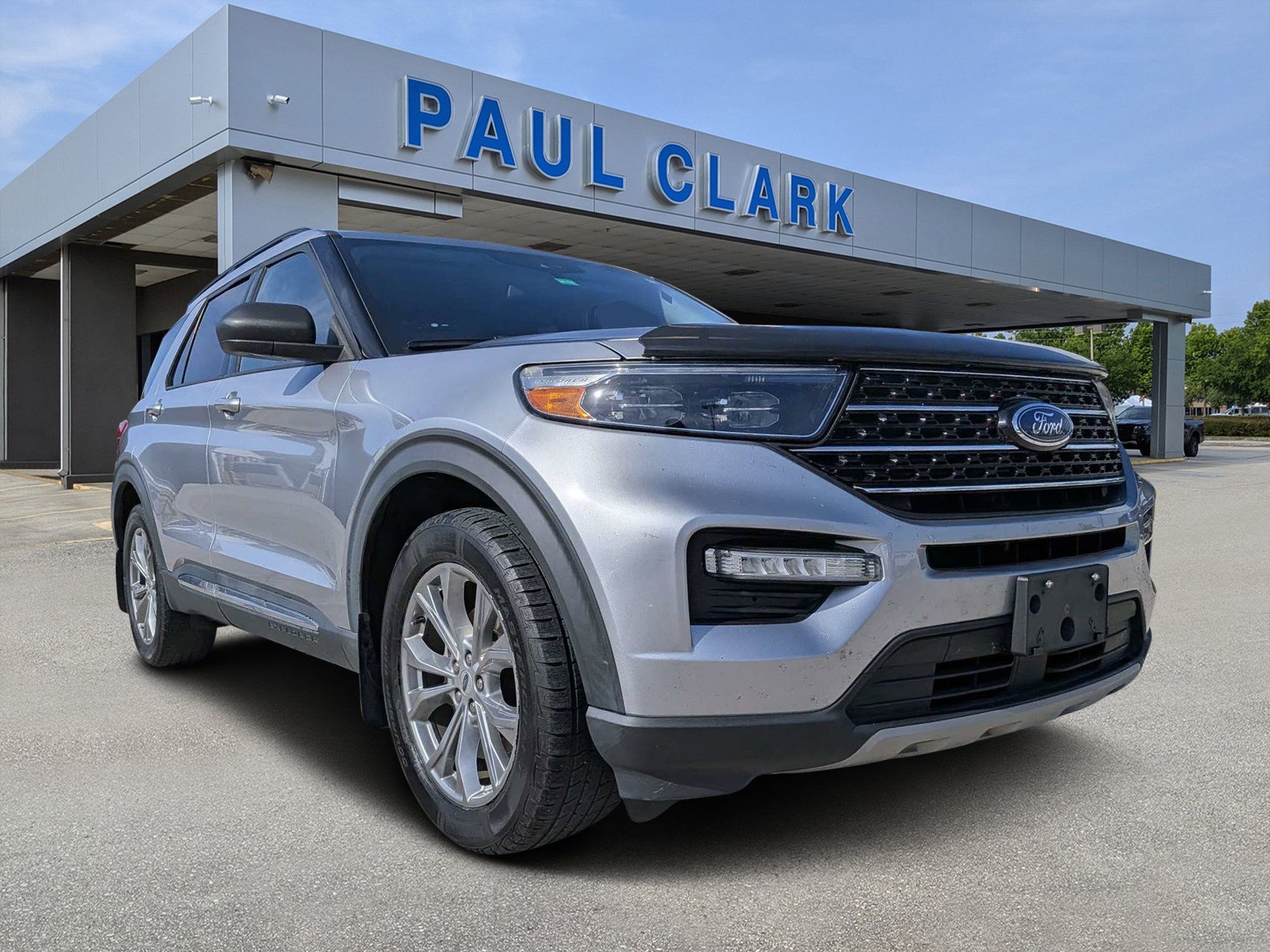 Used 2021 Ford Explorer XLT w/ Equipment Group 202A RWD image 1