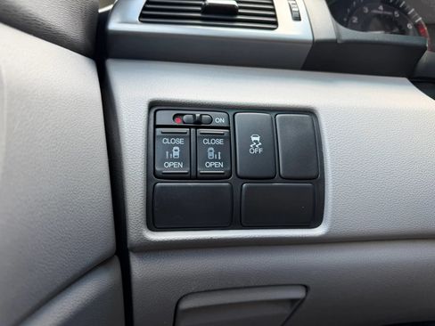 Used 2011 Honda Odyssey EX image 29