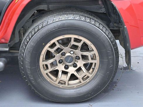 Used 2023 Toyota 4Runner 40th Anniversary SE AWD/4WD image 40