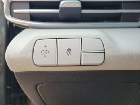 New 2026 Hyundai Elantra Limited FWD image 10