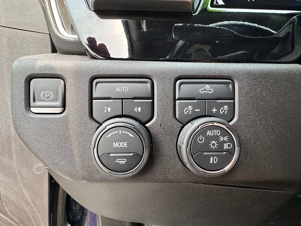 Used 2022 Chevrolet Silverado 1500 RST AWD/4WD image 38