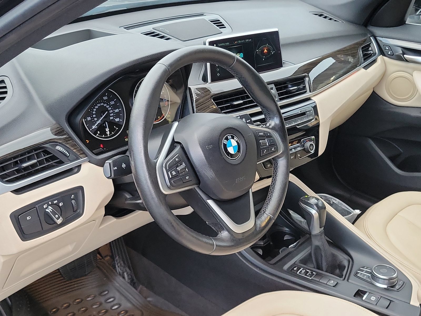 Used 2018 BMW X1 xDrive28i AWD/4WD image 10