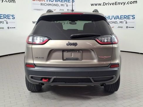 Used 2020 Jeep Cherokee Trailhawk w/ Cold Weather Group AWD/4WD image 5