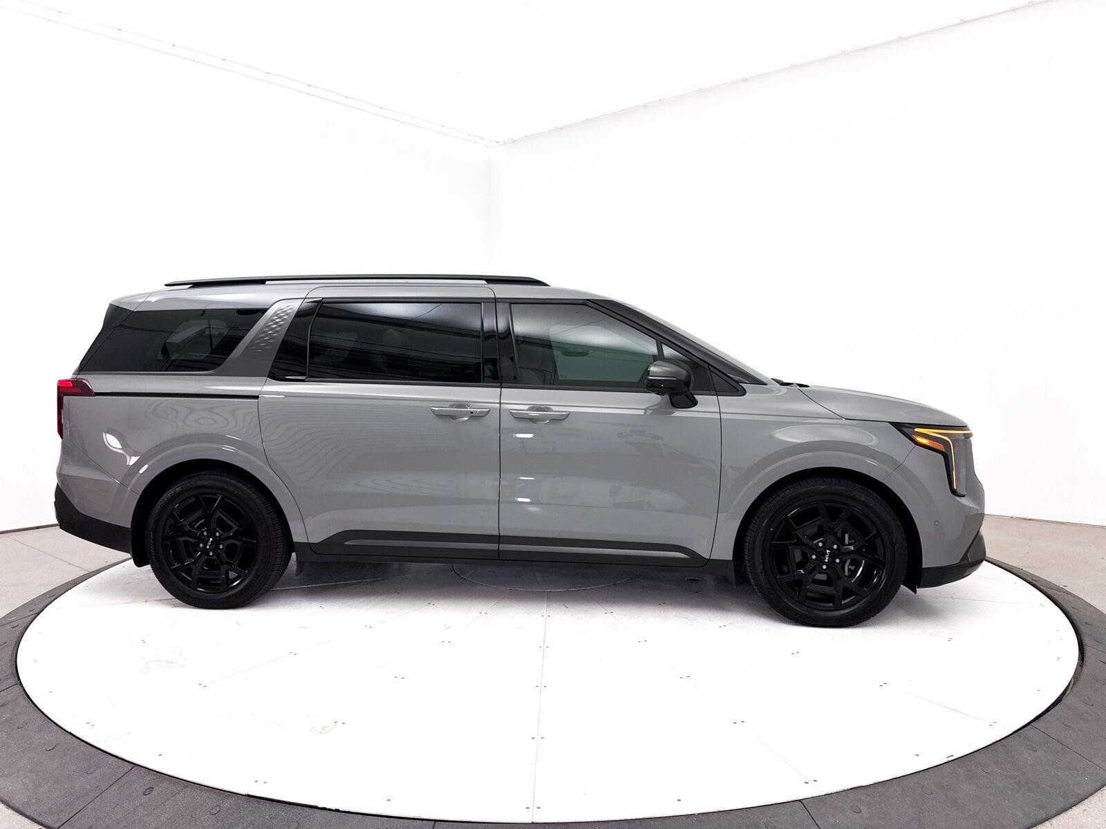 Certified 2025 Kia Carnival SX Prestige FWD image 43