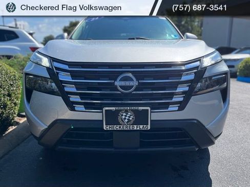 Used 2024 Nissan Rogue SV FWD image 13