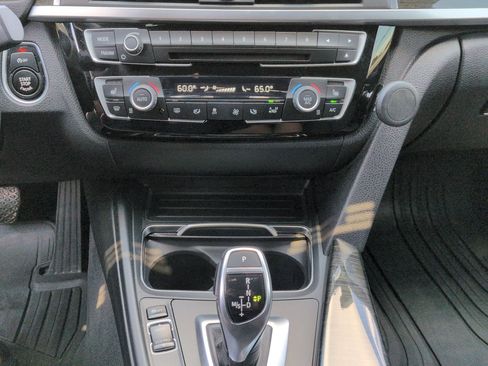 Used 2018 BMW 330i xDrive Sedan AWD/4WD image 25