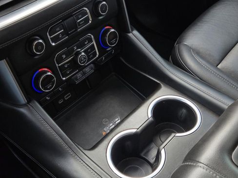 Used 2021 Chevrolet Suburban LT w/ LT Signature Package image 25