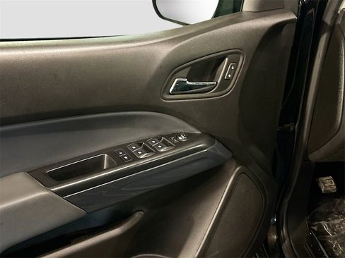 Used 2020 Chevrolet Colorado Z71 image 17