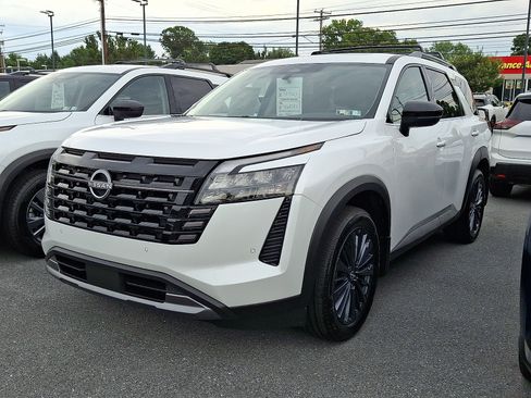 New 2026 Nissan Pathfinder SL AWD/4WD image 3