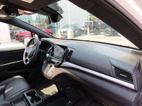 Used 2023 Honda Odyssey Sport image 16