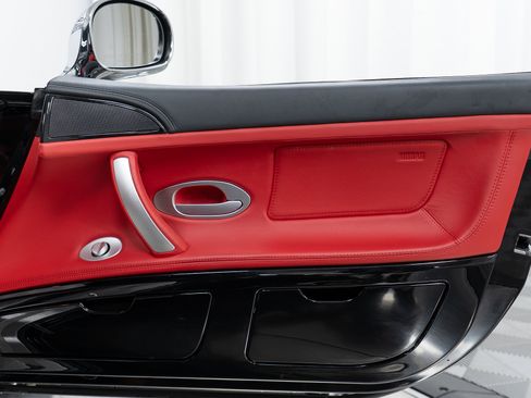 Used 2002 BMW Z8 RWD image 27
