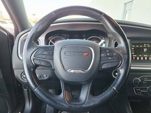 Used 2019 Dodge Charger SXT RWD image 6
