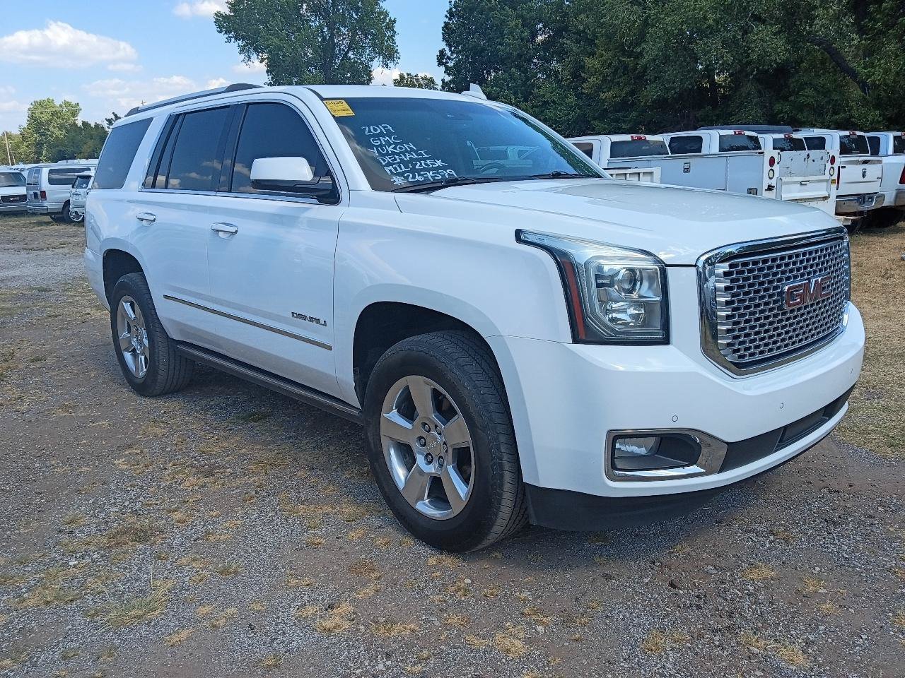 Used 2017 GMC Yukon Denali AWD/4WD image 3