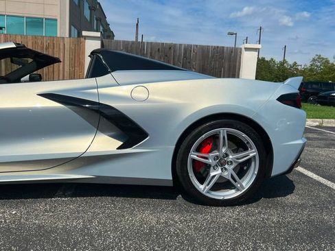 Used 2021 Chevrolet Corvette Stingray Premium Conv w/ Z51 Performance Package RWD image 11