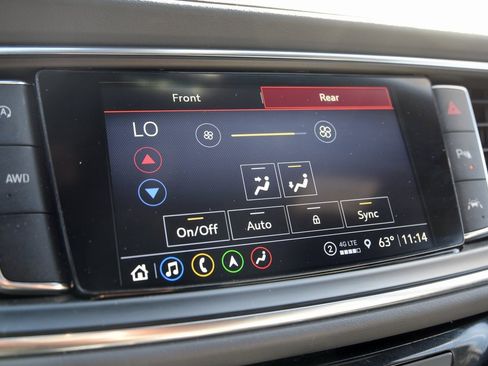 Used 2024 Buick Enclave Premium image 23