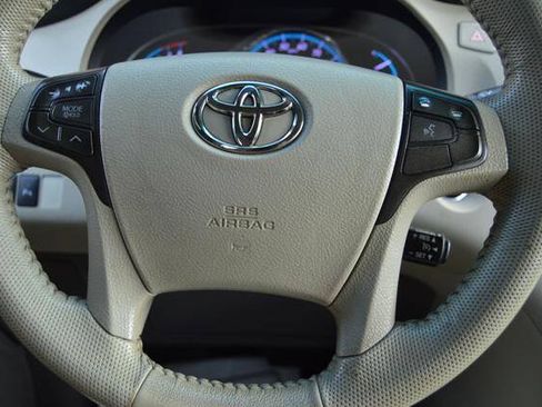 Used 2011 Toyota Sienna XLE w/ XLE Navigation Pkg FWD image 21