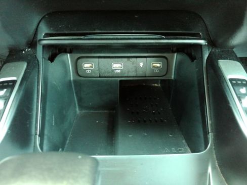 Used 2023 Kia Sorento S w/ Panoramic Sunroof Package image 47