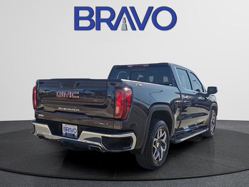 Used 2023 GMC Sierra 1500 SLT AWD/4WD image 4