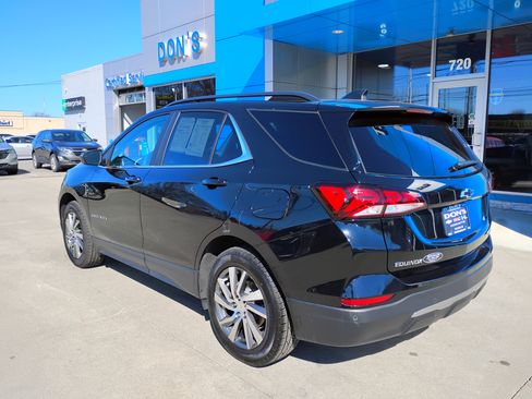 Used 2022 Chevrolet Equinox LT image 2