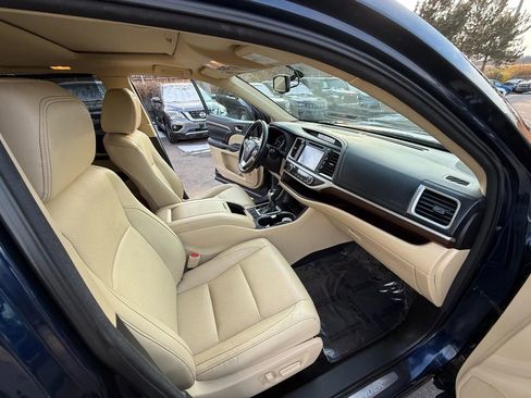 Used 2015 Toyota Highlander Limited image 29