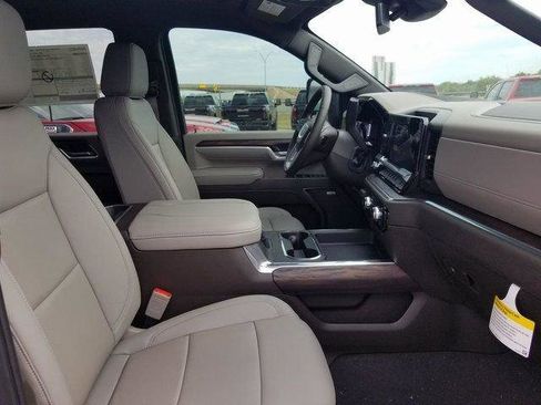 New 2025 GMC Sierra 2500 SLT w/ SLT Premium Package image 15