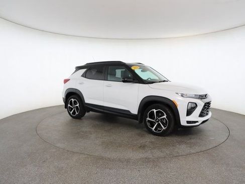 Used 2021 Chevrolet TrailBlazer RS w/ Technology Package image 25