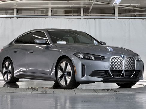 Used 2025 BMW i4 eDrive40 w/ Premium Package RWD image 7