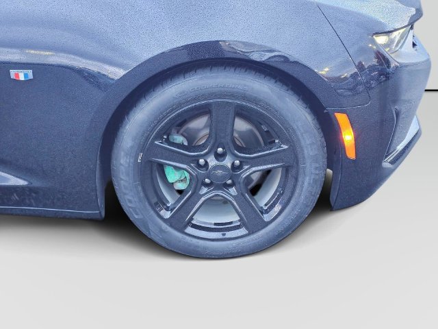 Used 2019 Chevrolet Camaro LT RWD image 9