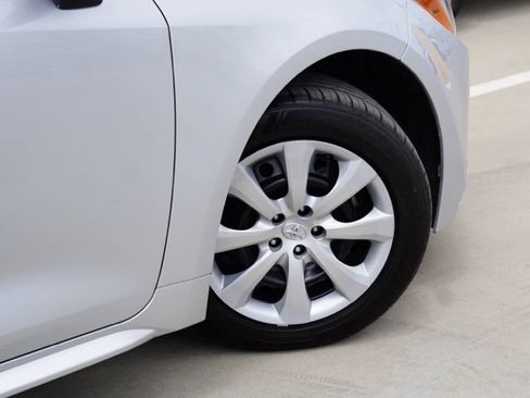 Used 2023 Toyota Corolla LE FWD image 9