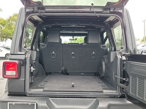Used 2023 Jeep Wrangler Unlimited Sport AWD/4WD image 10