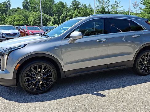 Used 2023 Cadillac XT4 Luxury w/ LPO, Onyx Lite Package AWD/4WD image 5