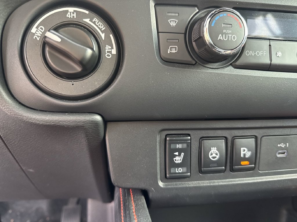 Used 2022 Nissan Frontier PRO-4X AWD/4WD image 31