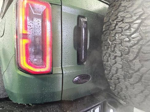 Used 2023 Ford Bronco Outer Banks w/ Sasquatch Package image 17