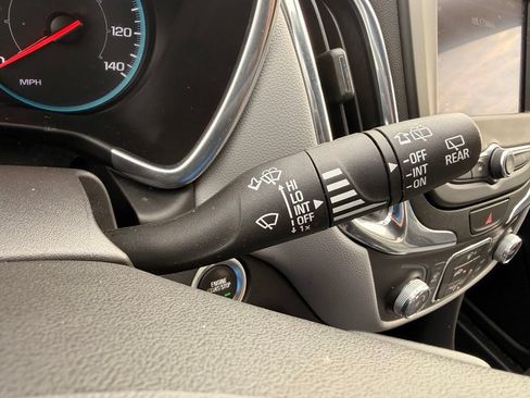 Used 2021 Chevrolet Equinox LS w/ LS Convenience Package AWD/4WD image 19
