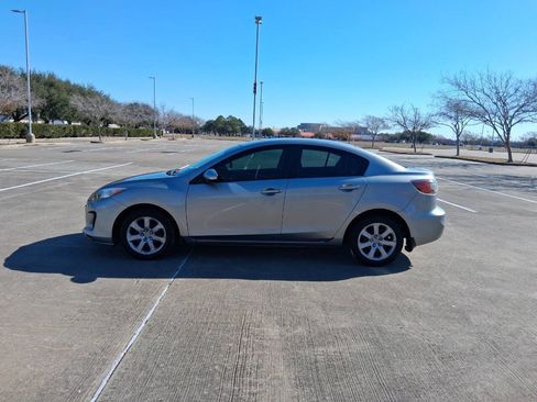 Used 2013 MAZDA MAZDA3 i Sport image 3