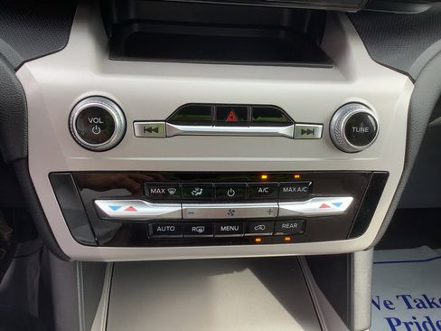 Used 2023 Ford Explorer Base image 18