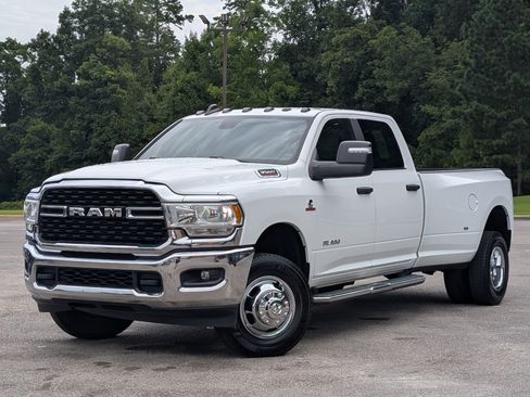 Used 2024 RAM 3500 Big Horn AWD/4WD image 4
