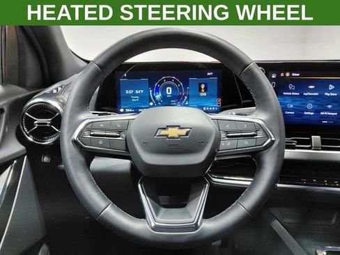 Used 2026 Chevrolet Equinox LT AWD/4WD image 5